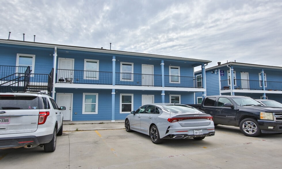 More Photos Of 1318 Avenue A, South Houston Apartments For Sale