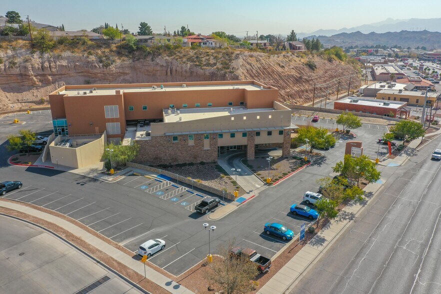 More Photos Of 4532 N Mesa St, El Paso Medical For Lease