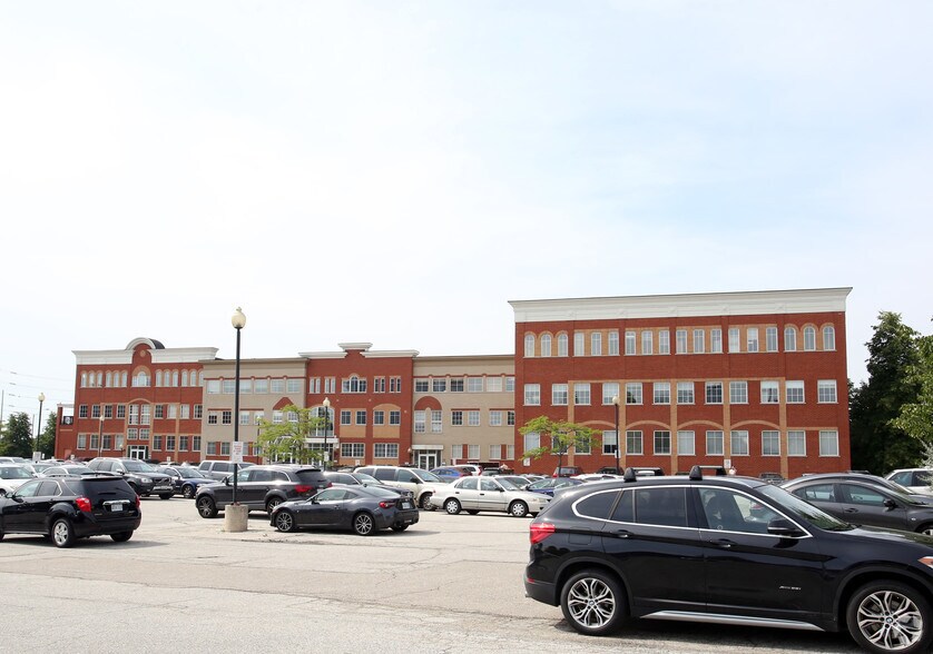 More Photos Of 5045 Orbitor Dr, Mississauga Medical For Lease