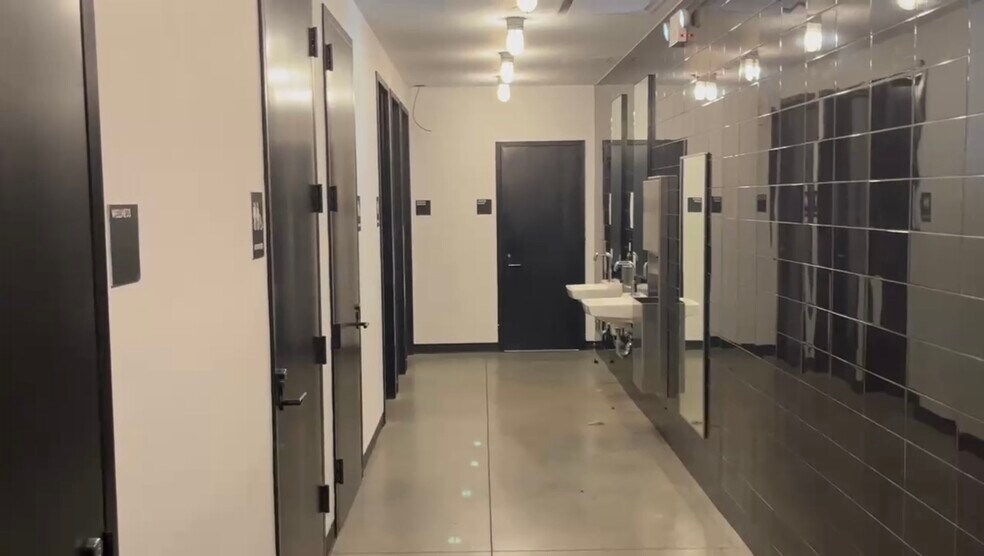 More Photos Of 18 Franklin St, Brooklyn Flex For Lease