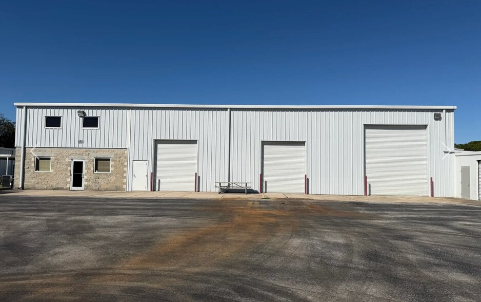 Primary Photo Of 515 Distribution Dr, Melbourne Industrial For Lease