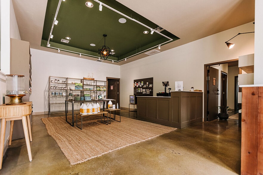 More Photos Of 2851 W Edmond Rd, Edmond Storefront Retail Office For Sale