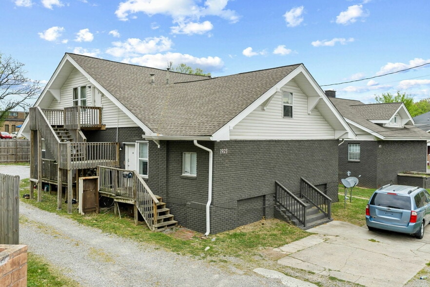 More Photos Of 1923-1925 McCalla Ave, Knoxville Apartments For Sale