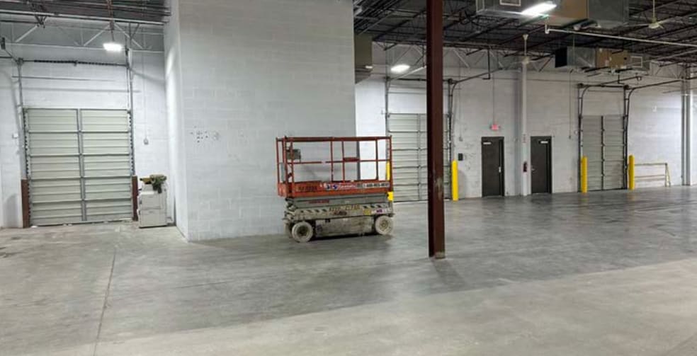 More Photos Of 1330 Kemper Meadow Dr, Cincinnati Light Manufacturing For Sale