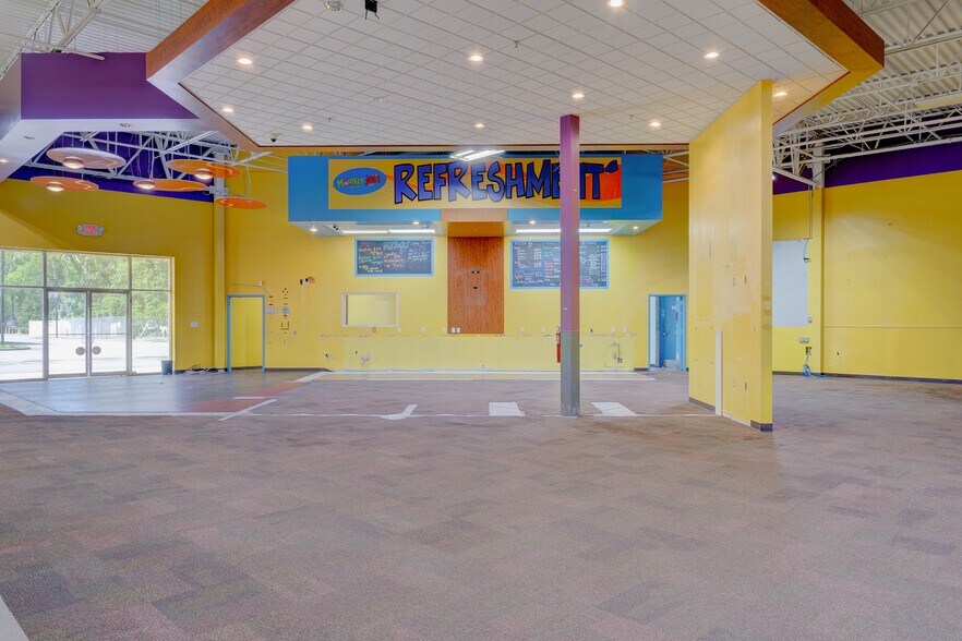 More Photos Of 4952 Centre Pointe Dr, North Charleston Freestanding For Lease