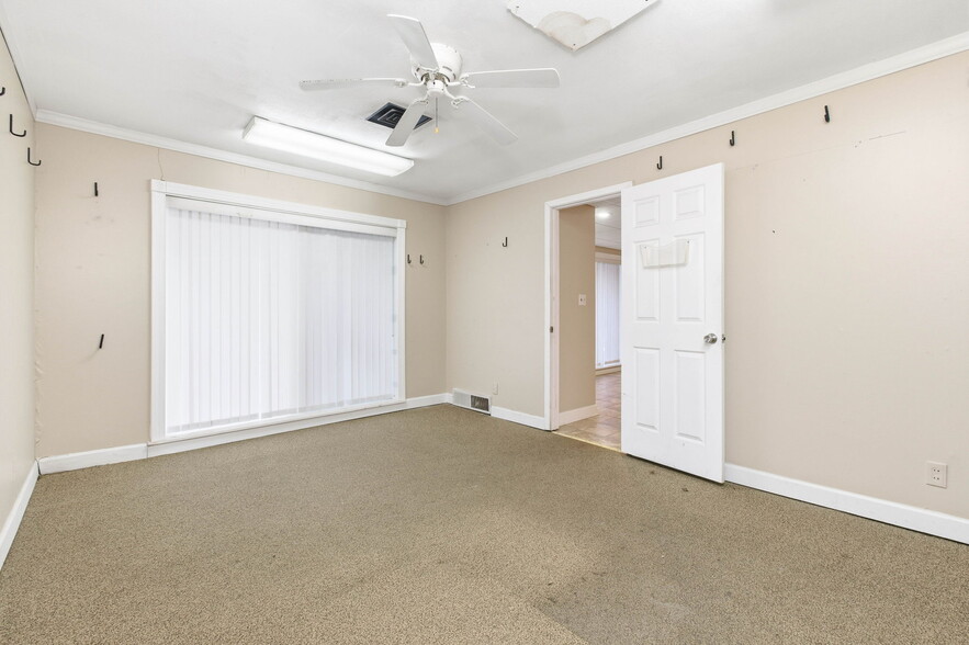 More Photos Of 207 Eiler Ave, Louisville Warehouse For Sale