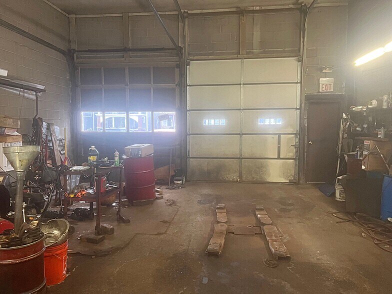 More Photos Of 98 Van Schaick Ave, Cohoes Specialty For Sale