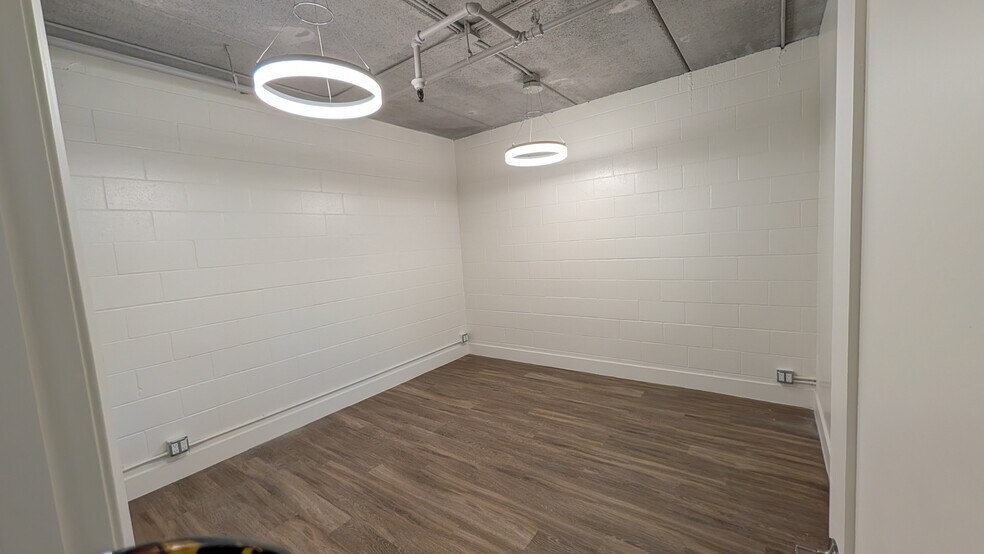 More Photos Of 2990 Mission Blvd, San Diego Office Residential For Lease