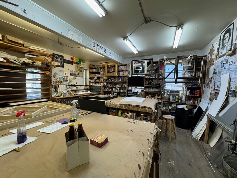 More Photos Of 2019 N Damen Ave, Chicago Storefront Retail Residential For Sale