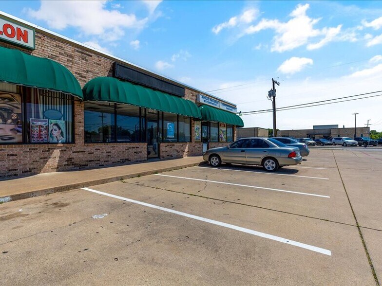 More Photos Of 6101 Watauga Rd, Watauga Unknown For Lease