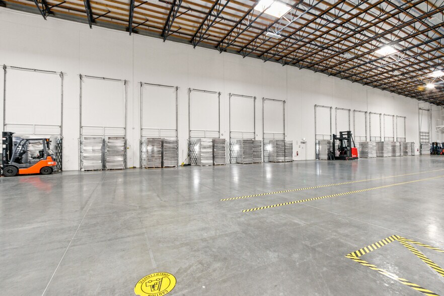 More Photos Of 408 Saturn St, Brea Warehouse For Lease