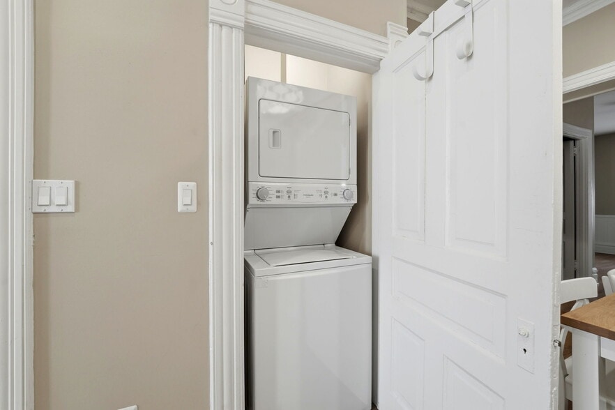 More Photos Of 2424-2428 N Geneva Ter, Chicago Apartments For Sale