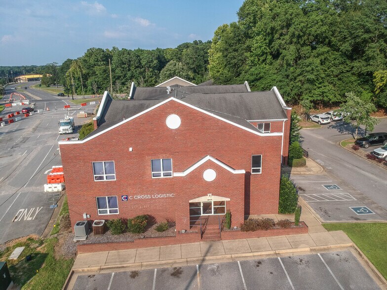 More Photos Of 2117 Jack Warner Pky, Tuscaloosa Office For Sale