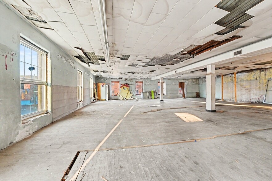 More Photos Of 100 S Market St, Madison Restaurant For Sale