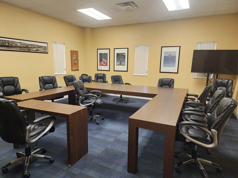 More Photos Of 2030 W Fletcher Ave, Tampa Office For Lease