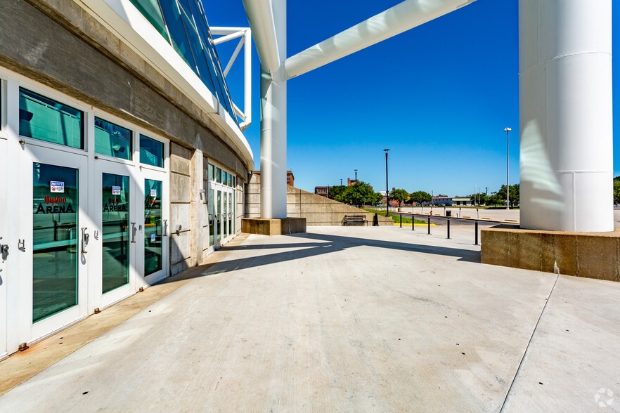 More Photos Of 1800 Genessee St, Kansas City Theater Concert Hall For Lease