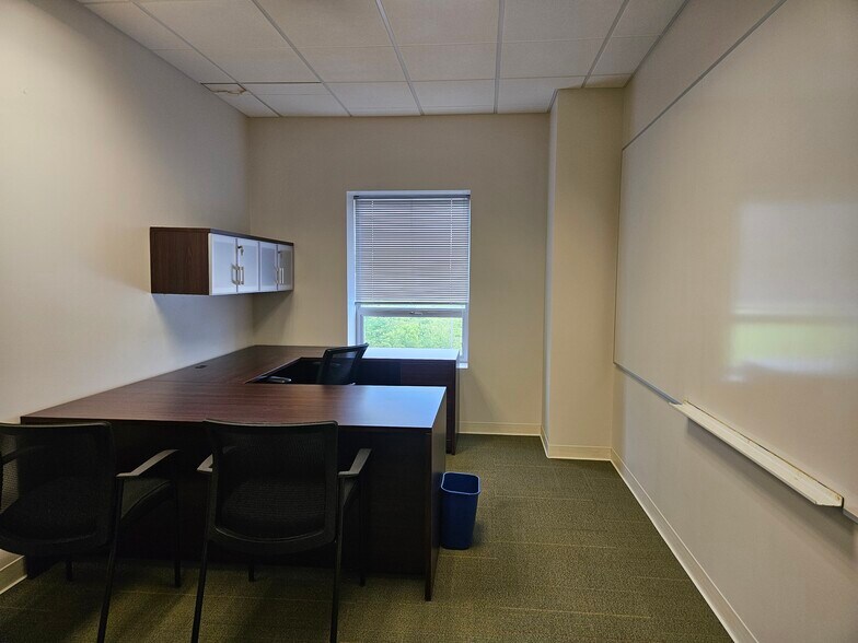 More Photos Of 4525 Sunset Blvd, Steubenville Storefront Retail Office For Lease