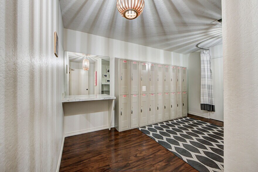 More Photos Of 2433 Wilcox Dr, Norman Freestanding For Lease