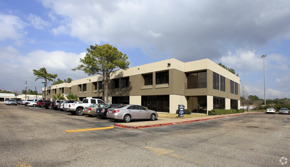 Primary Photo Of 800 W Sam Houston Pky S, Houston Office For Lease