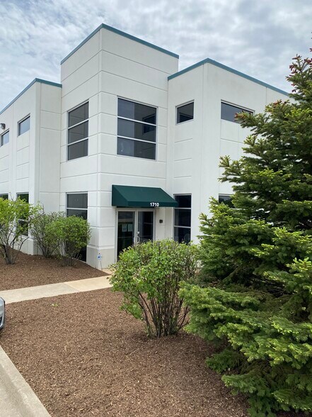 More Photos Of 1710 Afton Rd, Sycamore Warehouse For Sale