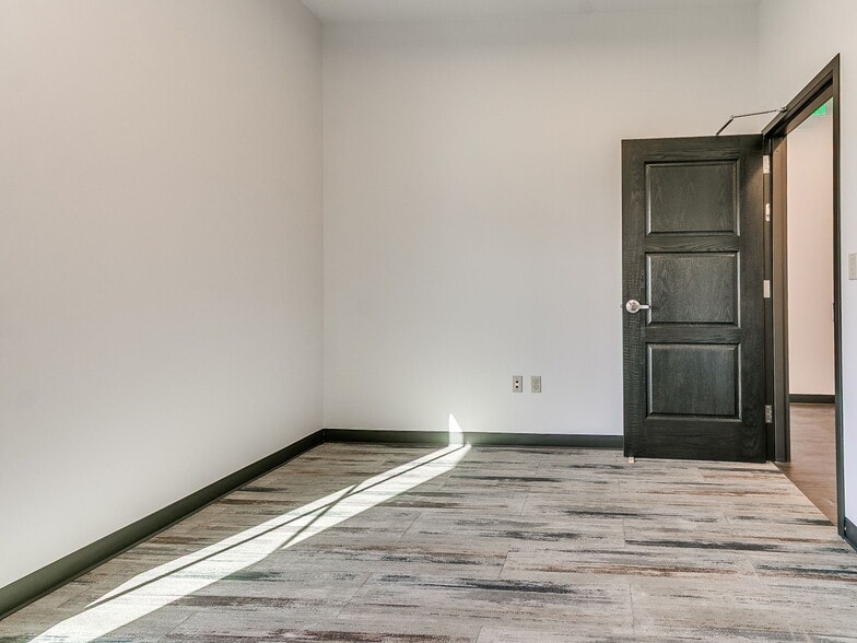 More Photos Of 8017 NW 122nd St., Oklahoma City Office For Lease