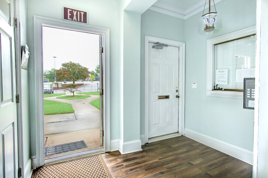 More Photos Of 3722 Atlanta Hwy, Athens Office For Sale