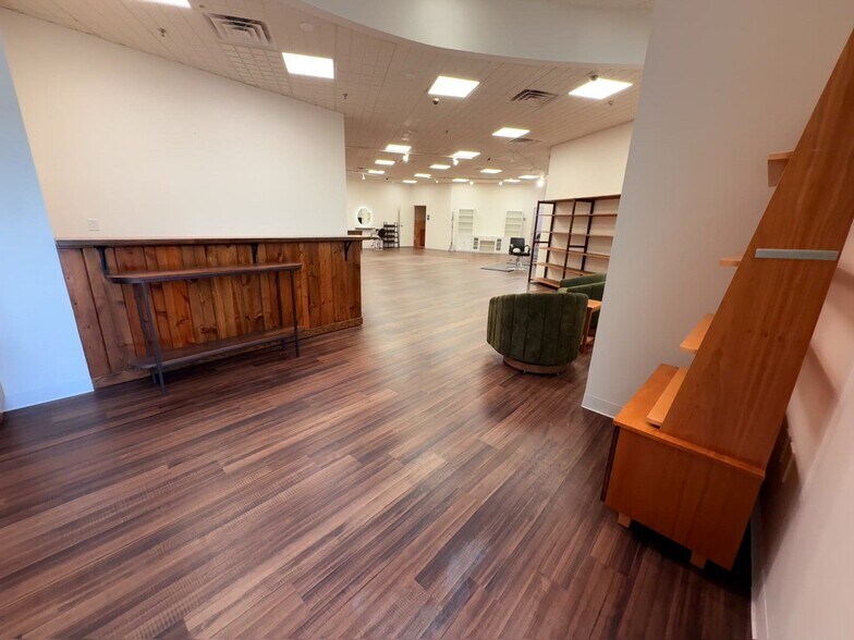 More Photos Of 451-465 Canyon del Rey Blvd, Del Rey Oaks Unknown For Lease