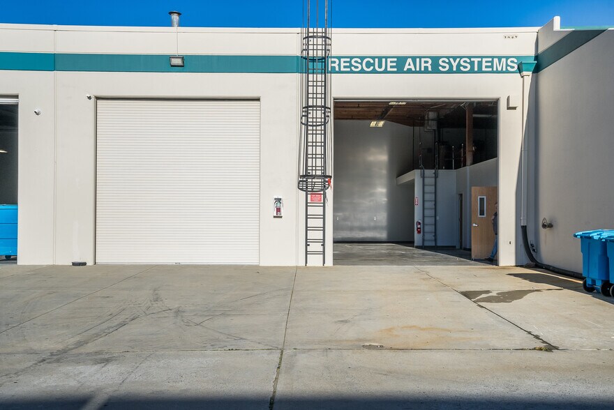 More Photos Of 1300 Industrial Rd, San Carlos Research And Development For Lease