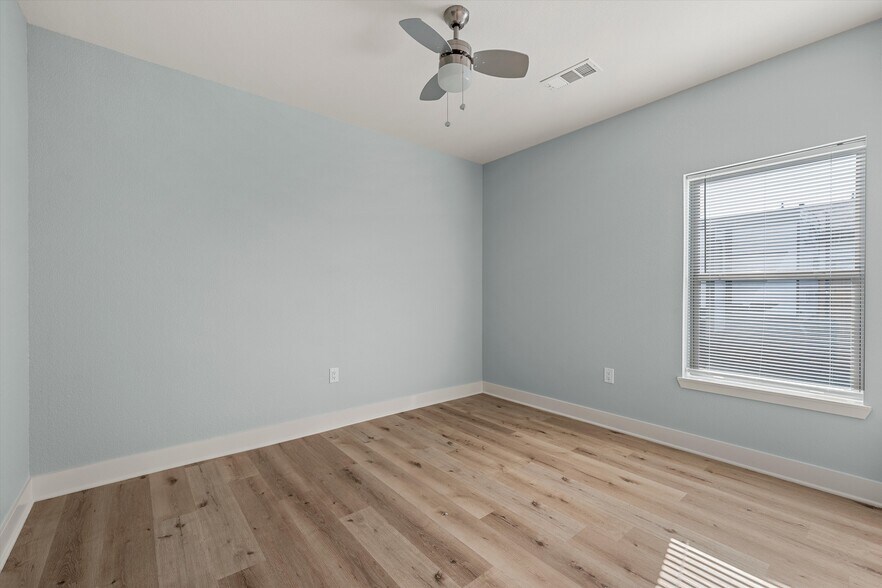 More Photos Of 711 4th St, Eddy Specialty For Sale