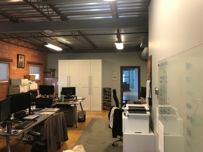 More Photos Of 2437 1/2 University Blvd, Houston Office For Lease