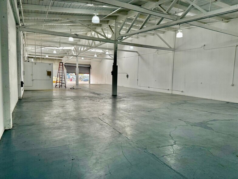 More Photos Of 1311-1425 63rd St, Emeryville Distribution For Lease