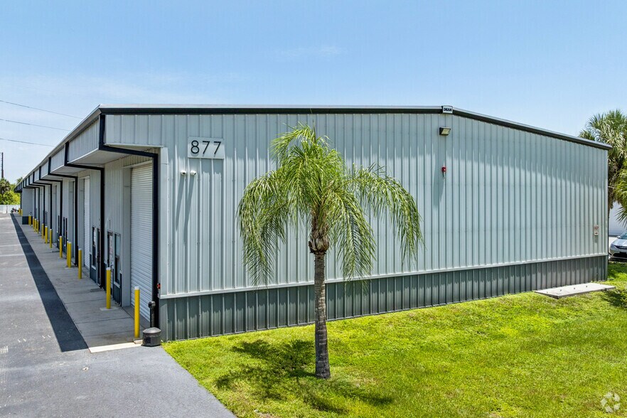 More Photos Of 877 NE 27th Ln, Cape Coral Distribution For Lease