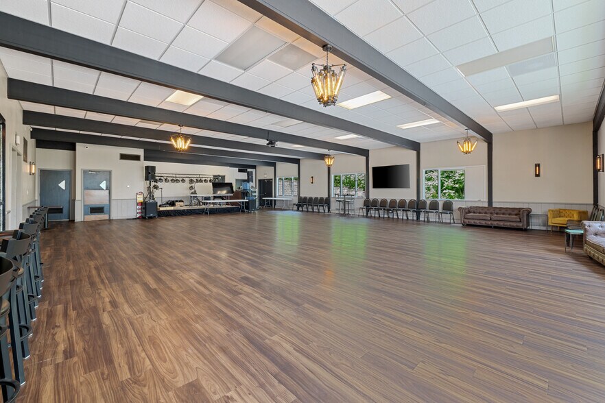 More Photos Of 4919 State Road 144, Hartford Restaurant For Sale