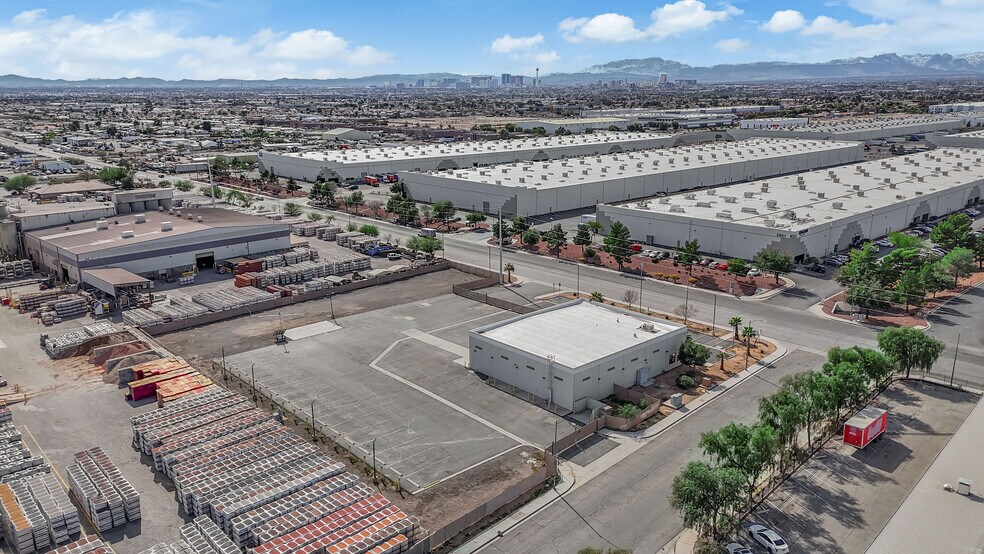 More Photos Of 2980 Marion Dr, Las Vegas Warehouse For Lease