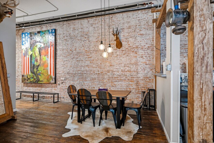 More Photos Of 214 E Commercial St, Springfield Storefront Retail Office For Sale