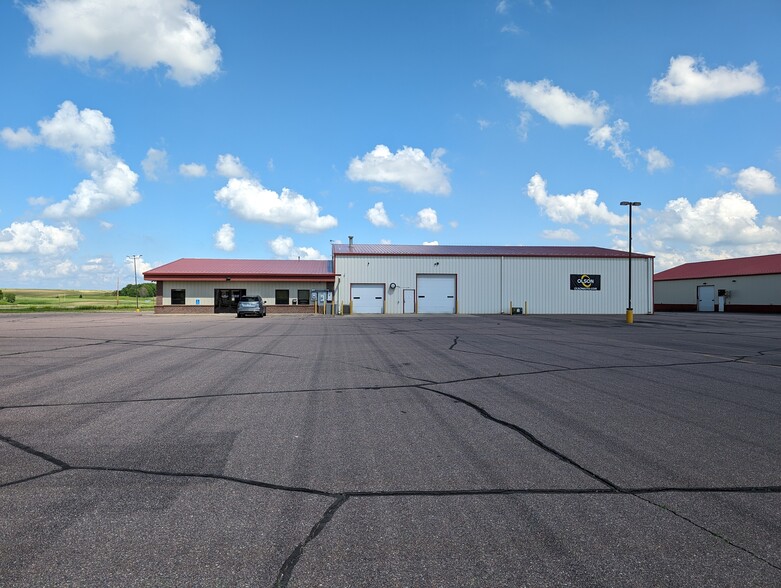 Primary Photo Of 133 Zieske Rd, Courtland Auto Repair For Sale