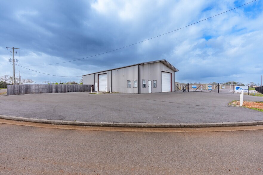 More Photos Of 159 Mitch Ave, Tuscumbia Self Storage For Lease