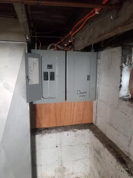More Photos Of 10706 Crestwood Ave, Cleveland Apartments For Sale