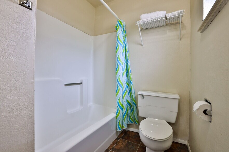 More Photos Of 514 Main St, Limon Hotel For Sale