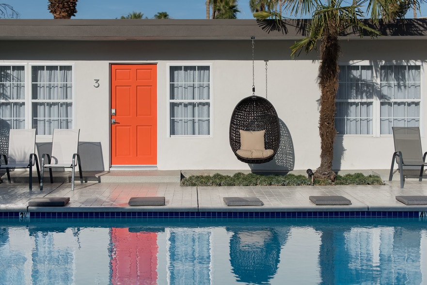 More Photos Of 111 S Via Las Palmas, Palm Springs Hotel For Sale