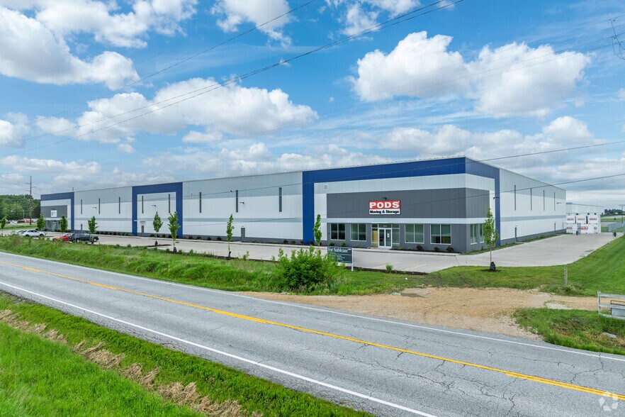 Primary Photo Of 4302 W 89th St, Davenport Warehouse For Lease