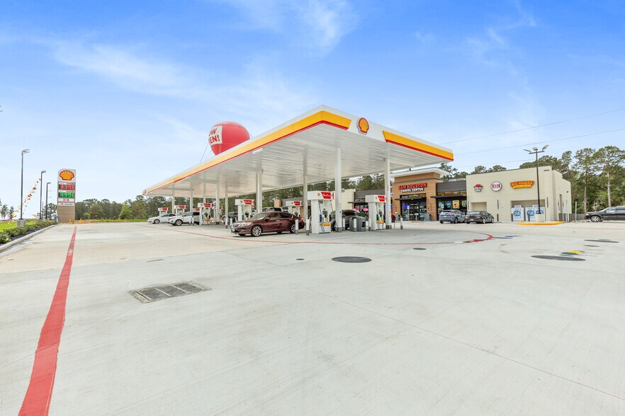 More Photos Of I-45 South, Huntsville Storefront Retail Office For Lease