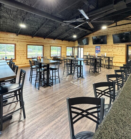 More Photos Of 500 SE Lincoln Rd, Idabel Hotel For Sale