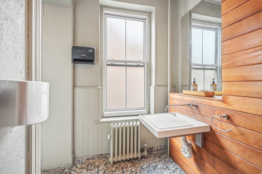 More Photos Of 1027 S Clinton Ave, Trenton Office For Sale