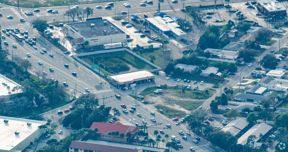 Primary Photo Of 2131 Stickney Point Rd, Sarasota General Retail For Lease