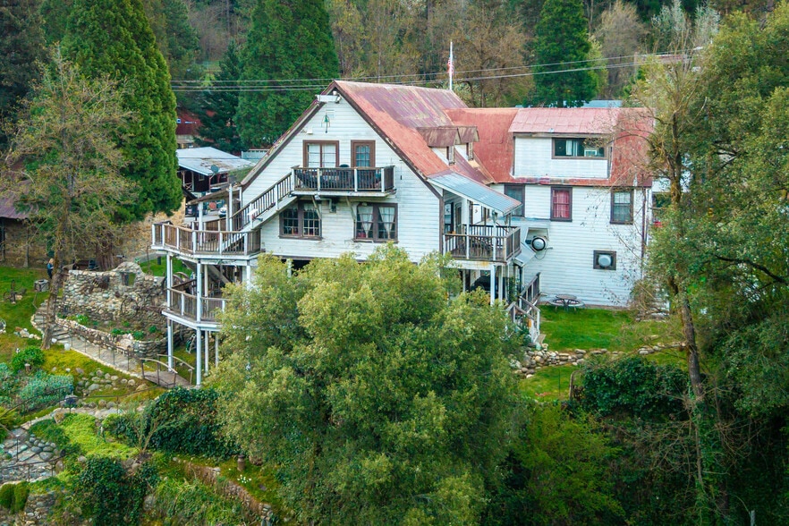 More Photos Of 15432 Washington Rd, Washington Storefront Retail Residential For Sale