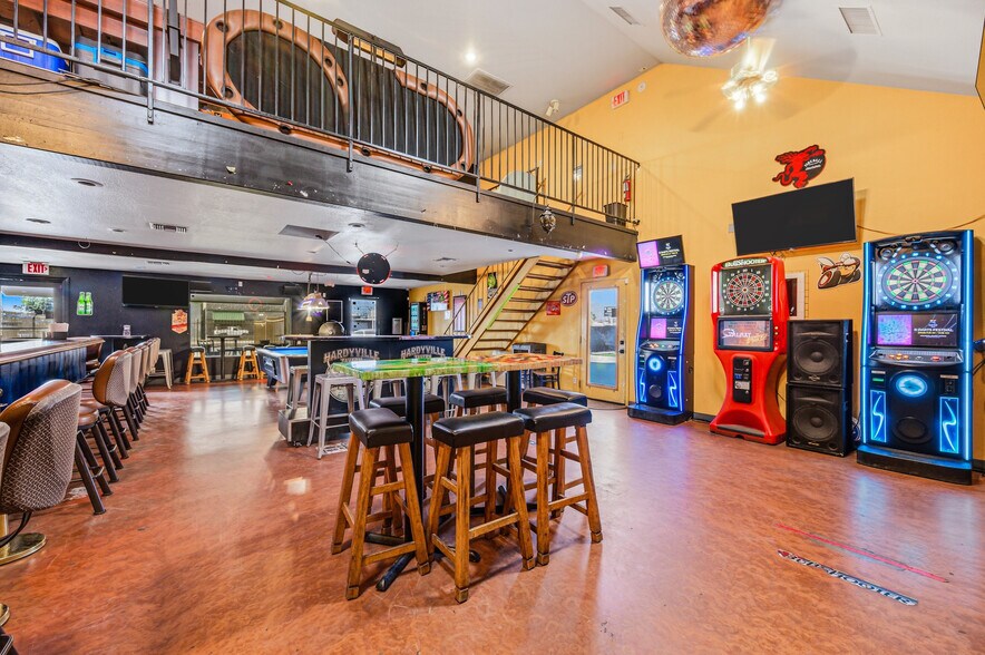 More Photos Of 877 Hancock Rd, Bullhead City Bar For Sale
