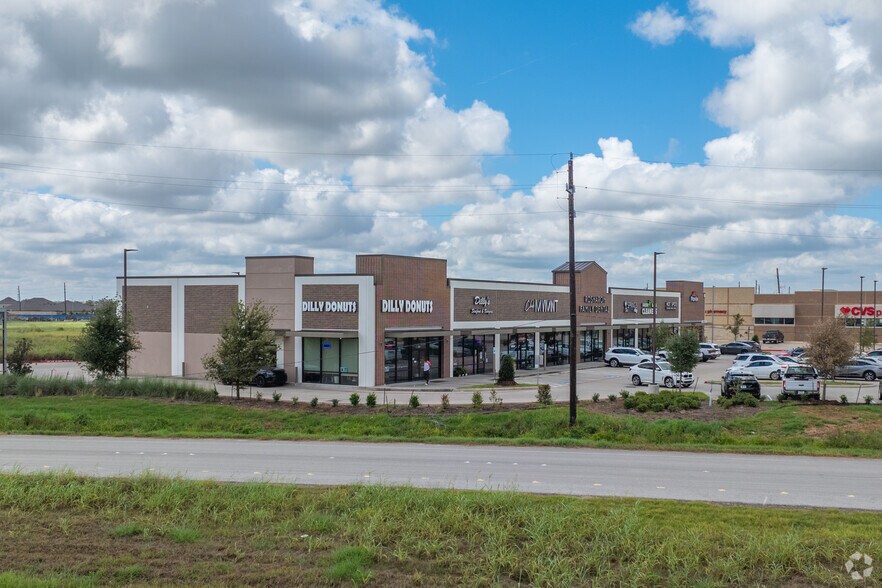 More Photos Of 3244 Meridiana Pky, Rosharon Storefront For Sale