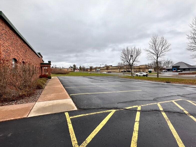 More Photos Of 118 3rd St E, Ashland Office For Sale