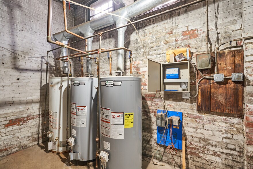 More Photos Of 3016 S Moreland Blvd, Cleveland Multifamily For Sale